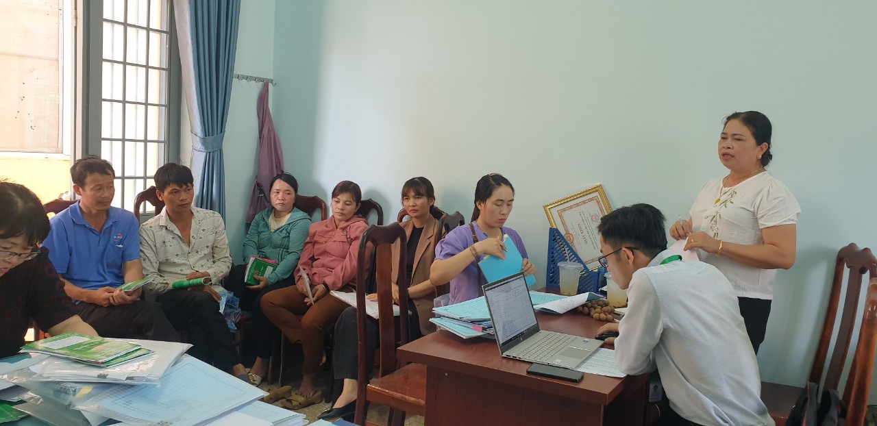 Đoàn kiểm tra của Ngân hàng chính sách xã hội Huyện Krông Păc kiểm tra công tác ủy thác đối với Hội LHPN xã Krông Buk